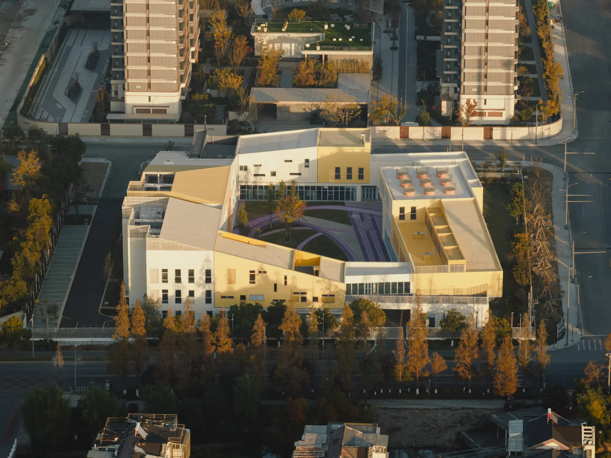 Block Kindergarten — roof