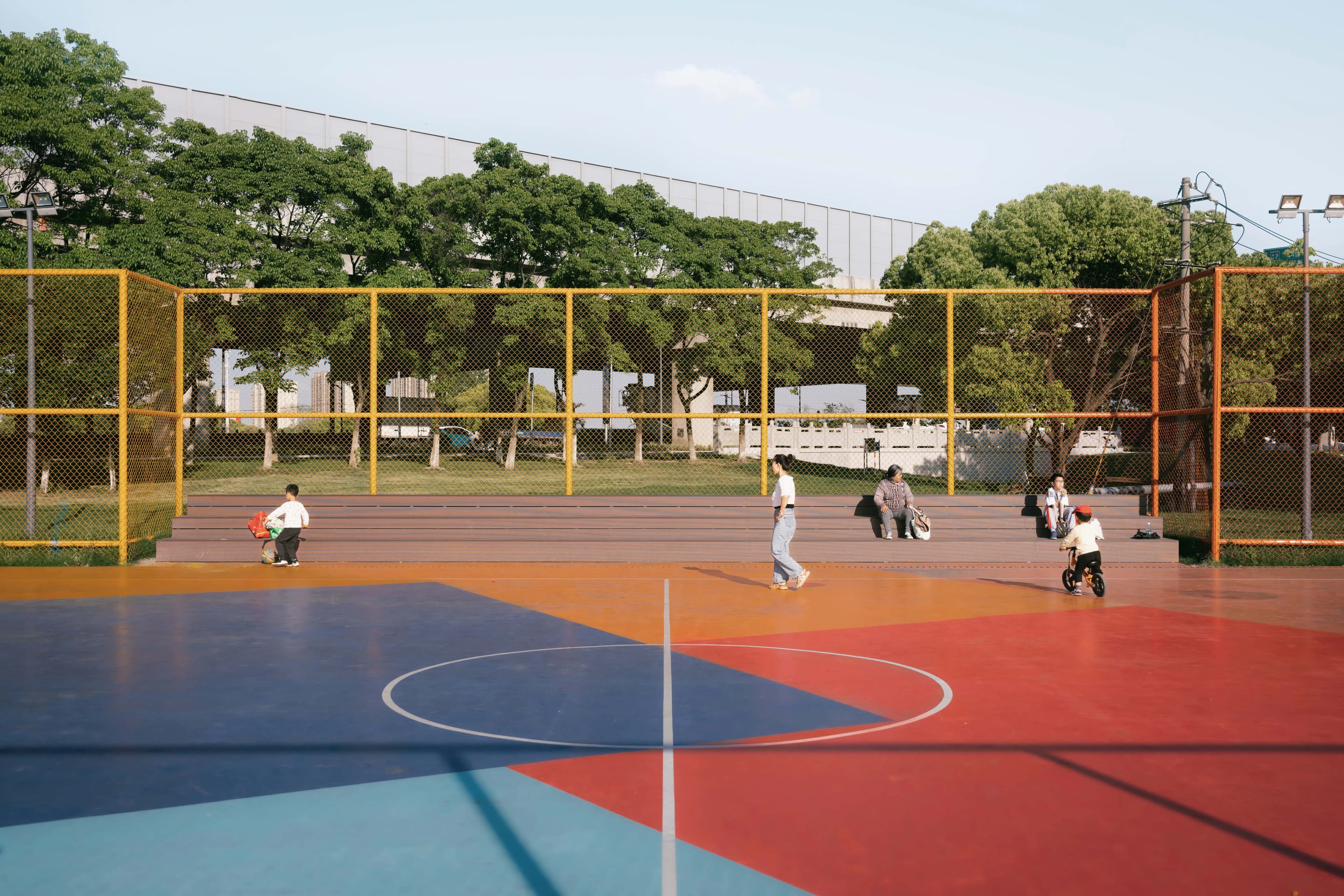 Vibrant Sports Park — section